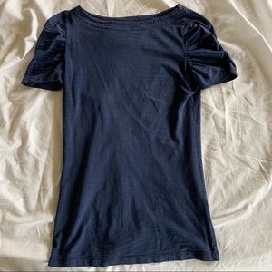 LILLY PULITZER | navy ruched-sleeve tee